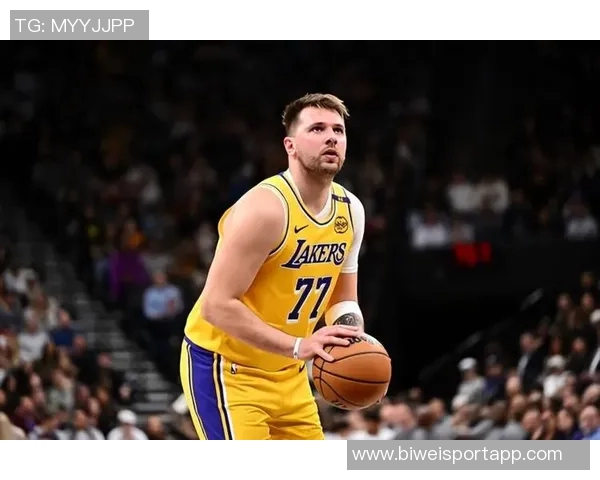 湖媒称里夫斯效率超东契奇引发热议球迷纷纷点赞