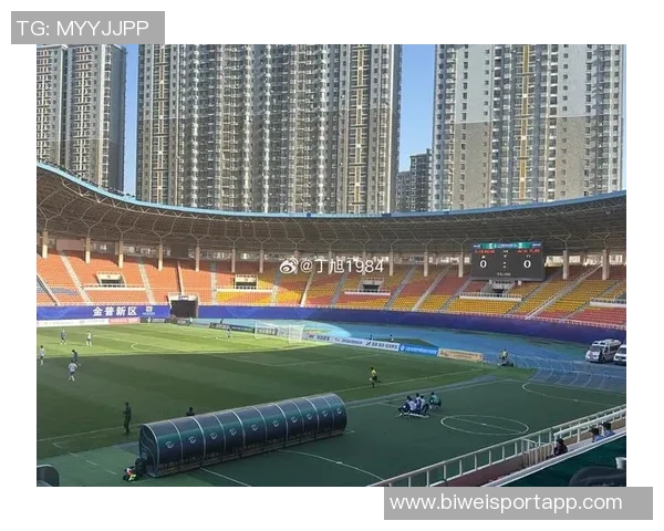 携手并进共创未来大连鲲城贺大连可为升入中乙的美好愿景