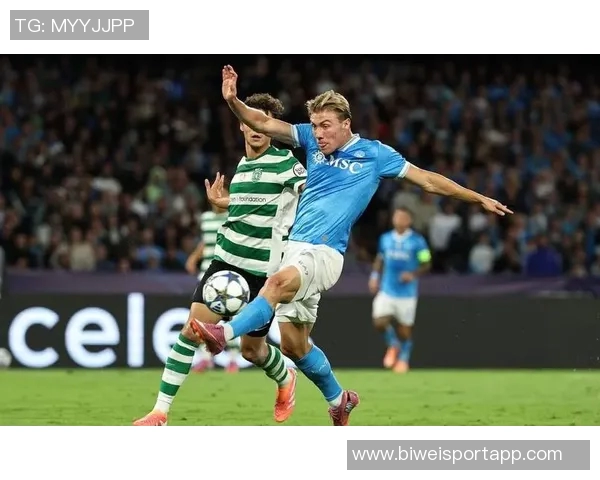 丹麦主帅赞霍伊伦在那不勒斯表现出色队友们乐于给予支持与帮助