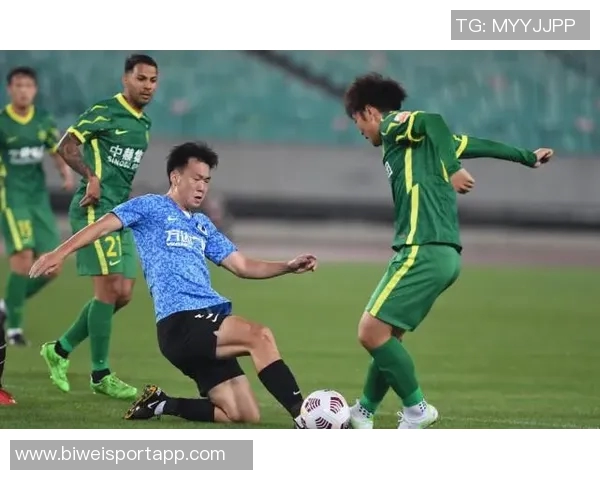 布克赞伊戈达罗球商高超换防迅速能精准洞察场上局势 布克赞伊戈达罗球商高超换防迅速能精准洞察场上局势